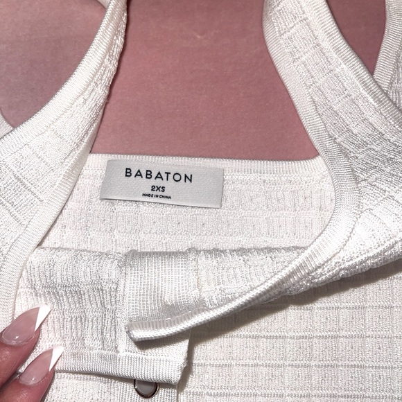 ‼️SOLD‼️ BABATON Sculpt Knit Button Top, Aritzia Size 2XS - Picture 8 of 9